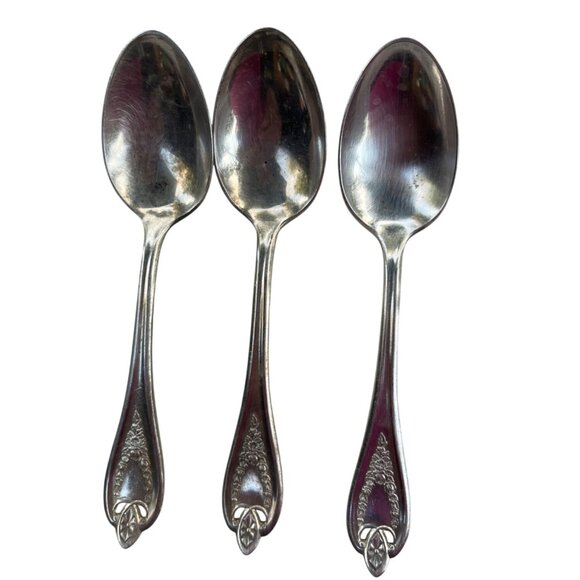 1847 Rogers Bros Silverplate Teaspoons Floral Design Set Of 3 Vintage Collectibl - Picture 1 of 4